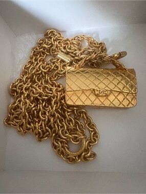 CHANEL heavy vintage Gold Quilted Mini Bag Pendant Necklace